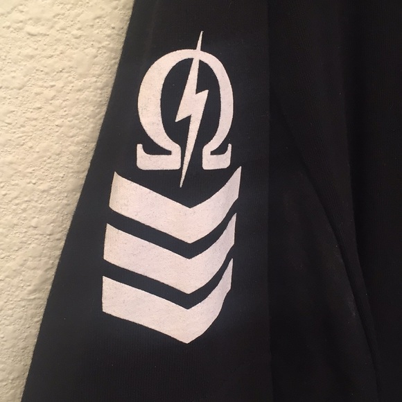 Limited Edition Planet of the Vapes Shirt. - Picture 6 of 6